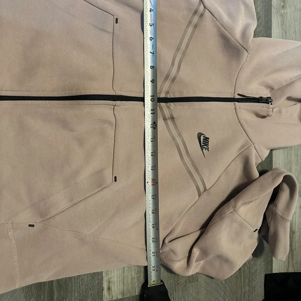 Nike Tech Women's Size L Pink Zip-Up cropped Hoodie Fleece pockets